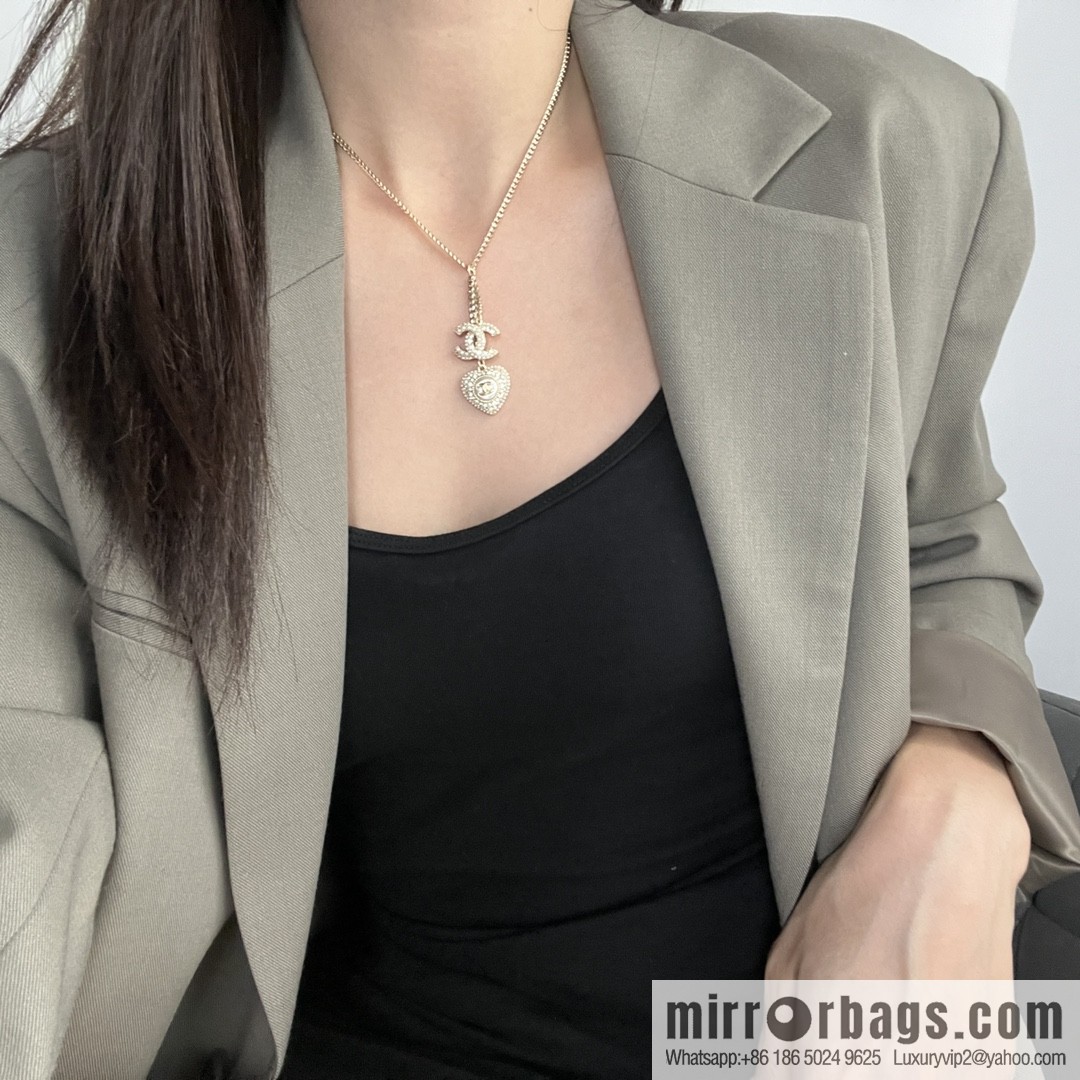 New ☑️ Chanel full diamond peach heart double c necklace
