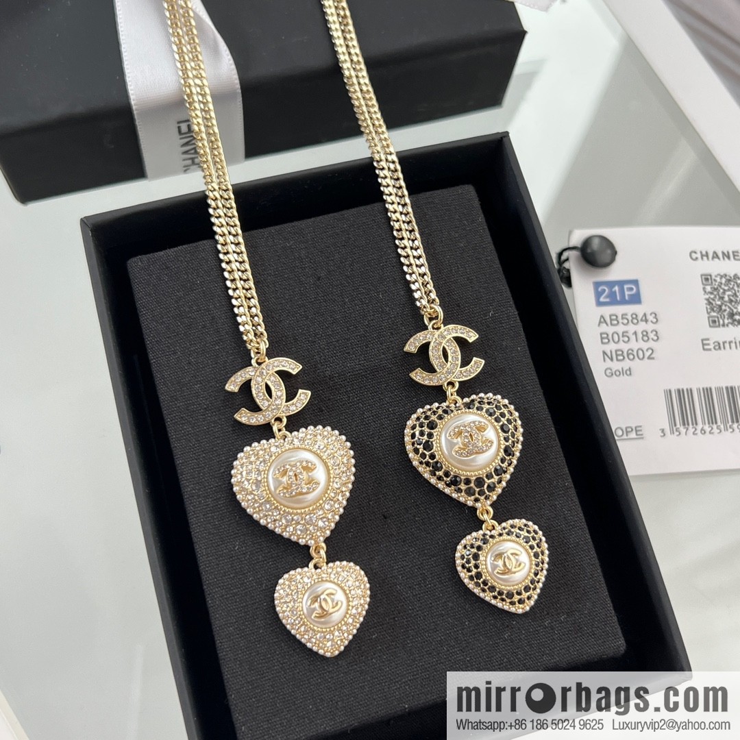 New ☑️ Chanel double c peach heart black and white diamond necklace