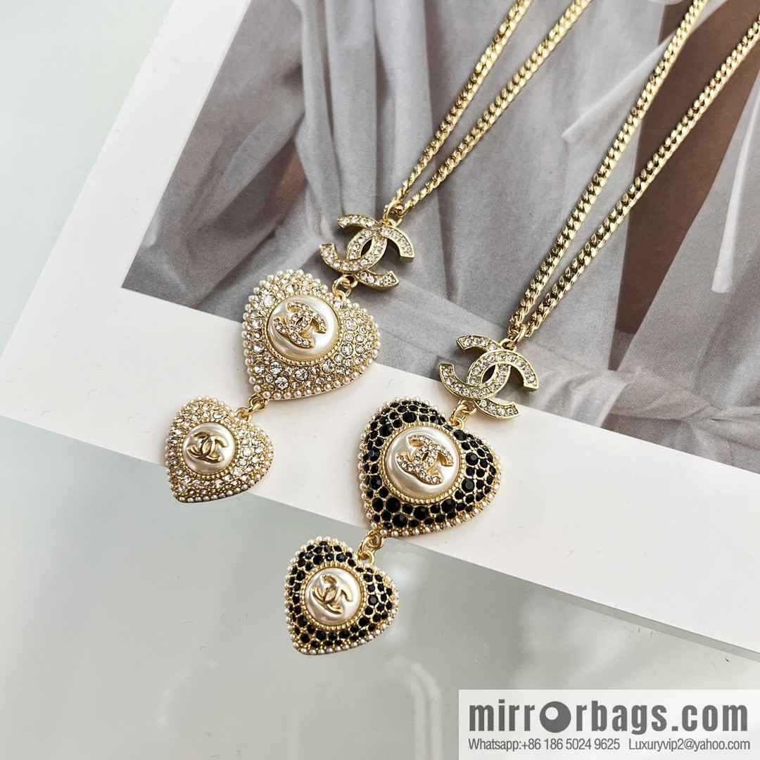 New ☑️ Chanel double c peach heart black and white diamond necklace