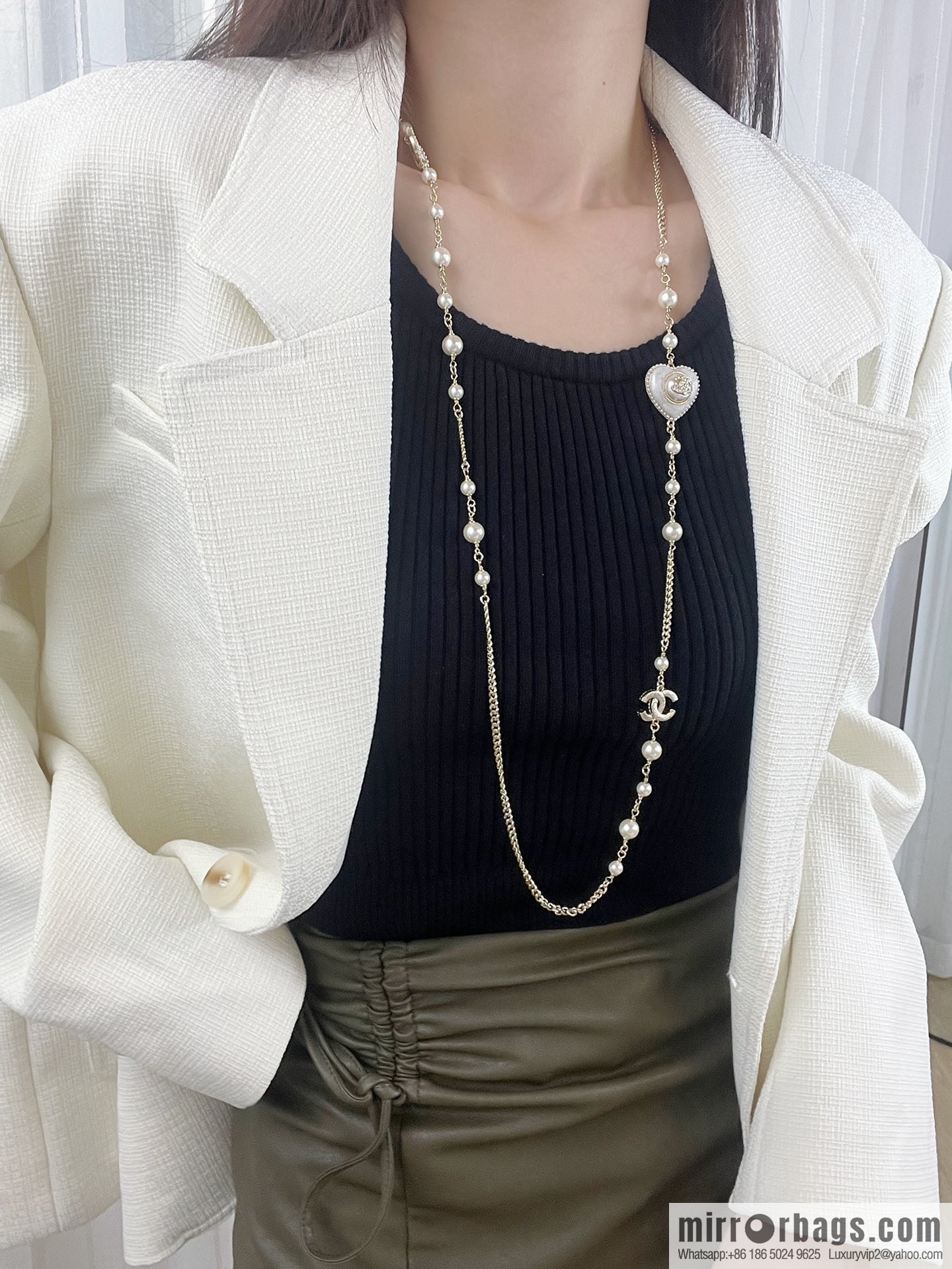 New ☑️ Chanel double c peach heart black and white diamond sweater chain necklace