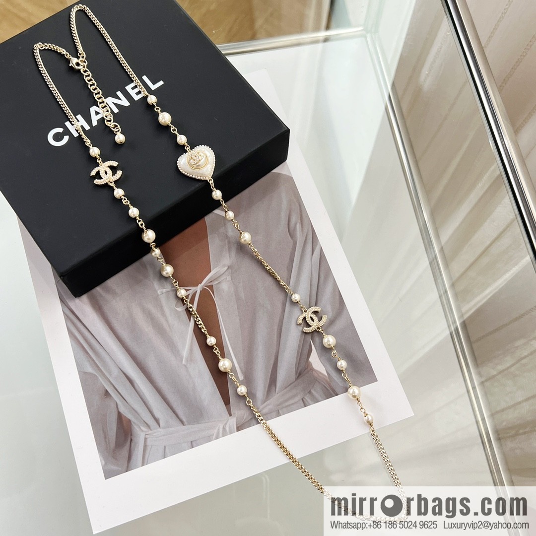 New ☑️ Chanel double c peach heart black and white diamond sweater chain necklace