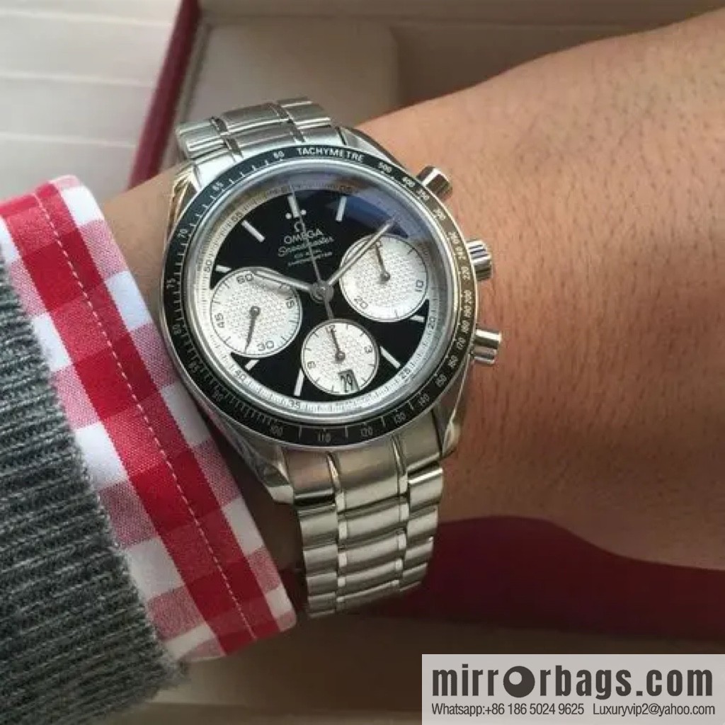 Omega Speedmaster Series 32.40.50.06 Multifunction Chronograph Watch