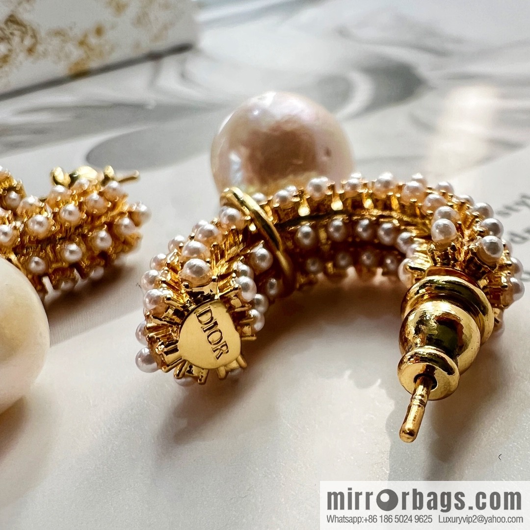 New ☑️ Dior pearl stud earrings
