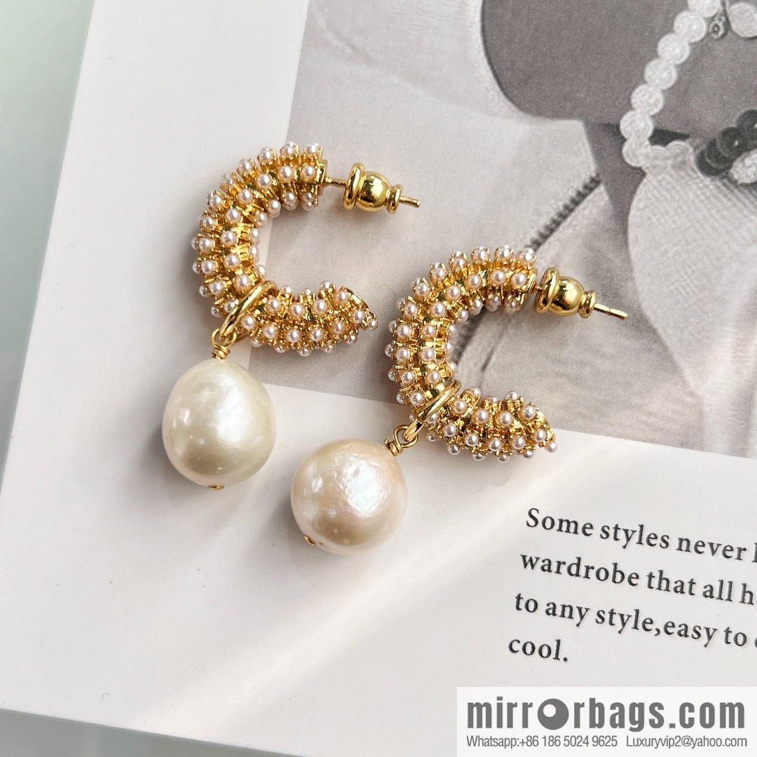 New ☑️ Dior pearl stud earrings