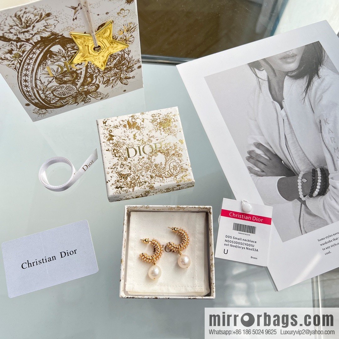 New ☑️ Dior pearl stud earrings