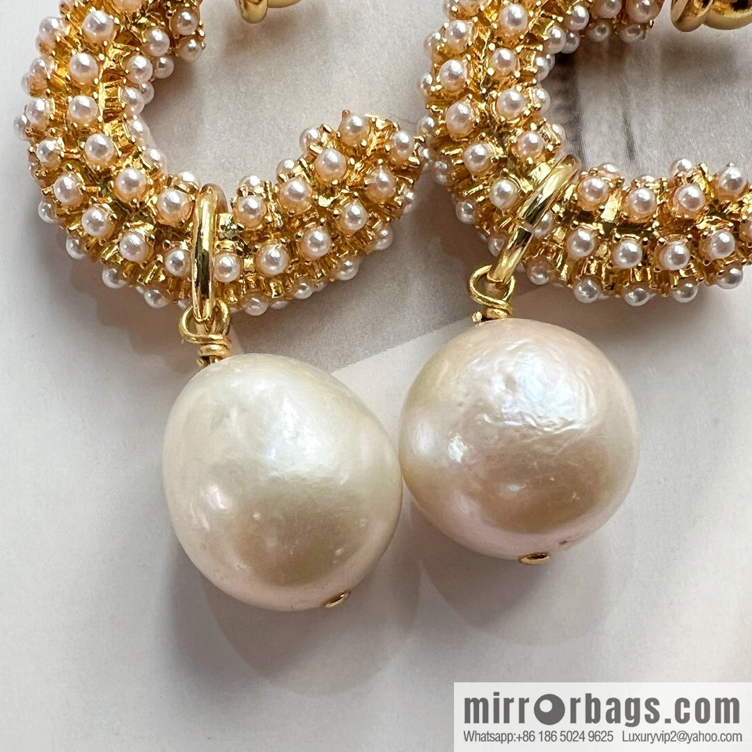 New ☑️ Dior pearl stud earrings