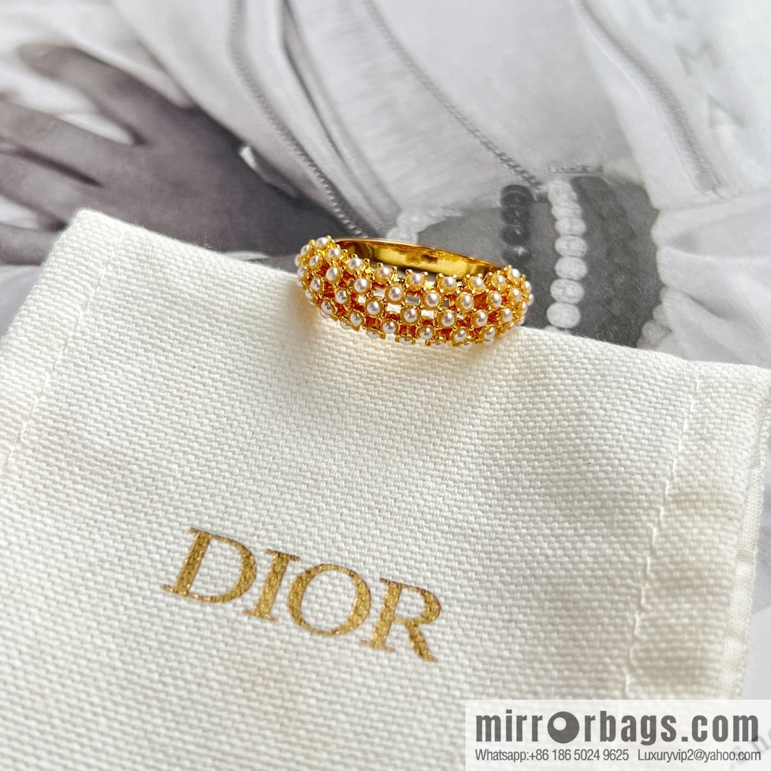 New ☑️ DIOR pearl ring