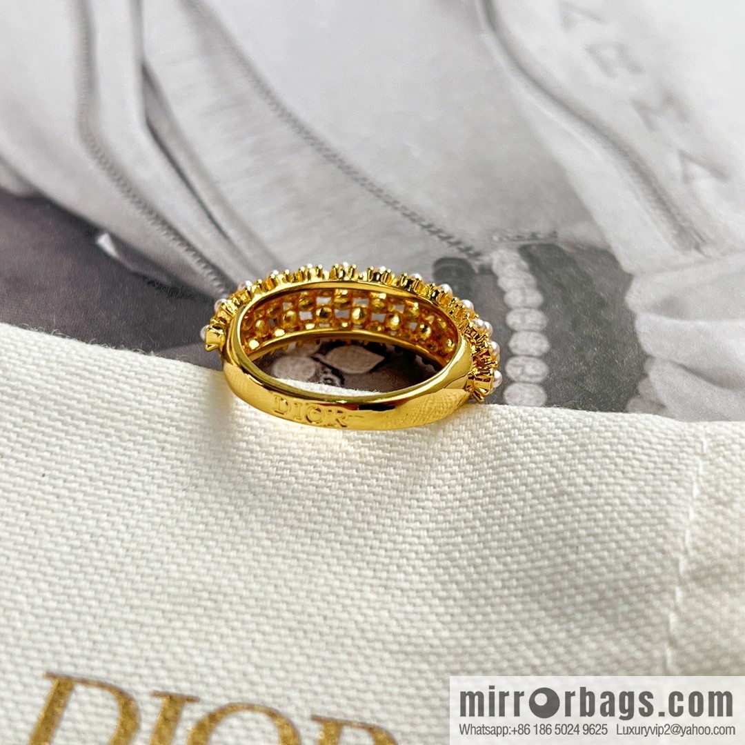 New ☑️ DIOR pearl ring