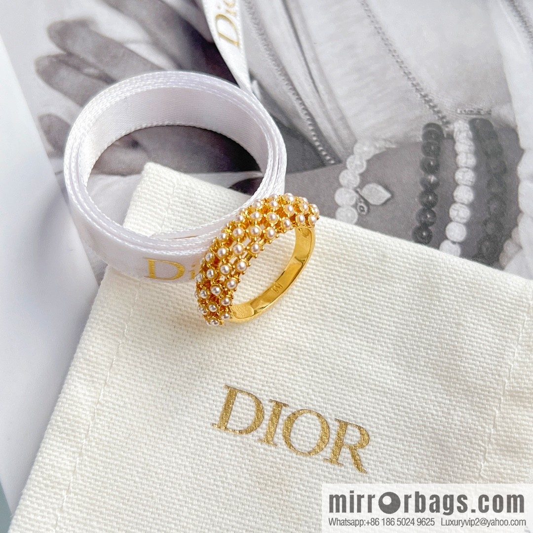 New ☑️ DIOR pearl ring