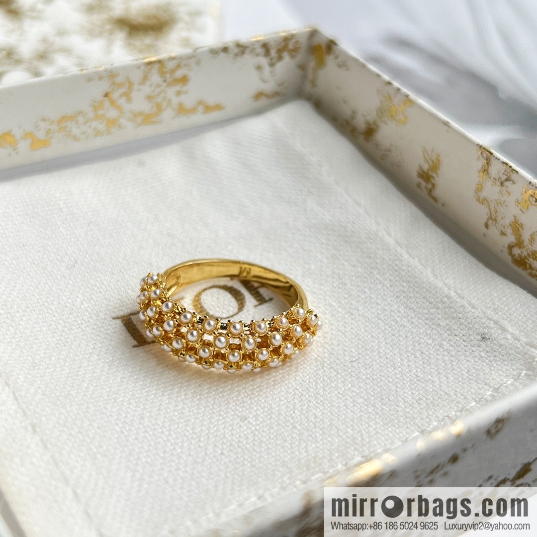 New ☑️ DIOR pearl ring