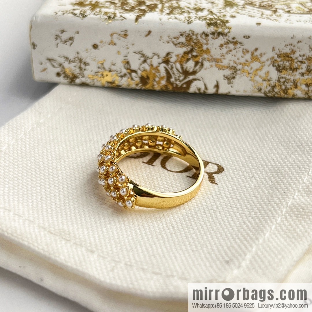 New ☑️ DIOR pearl ring