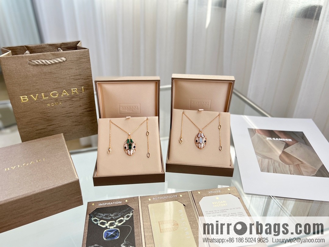 BVLGARI Bulgari new SERPENTI series malachite, white fritillary snake head necklace
