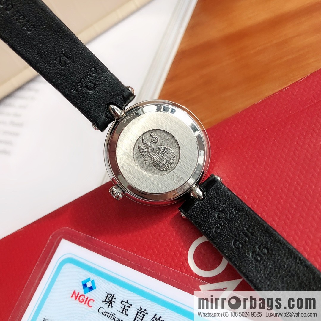 The Omega disc fly series belongs to the same Swiss quartz movement
