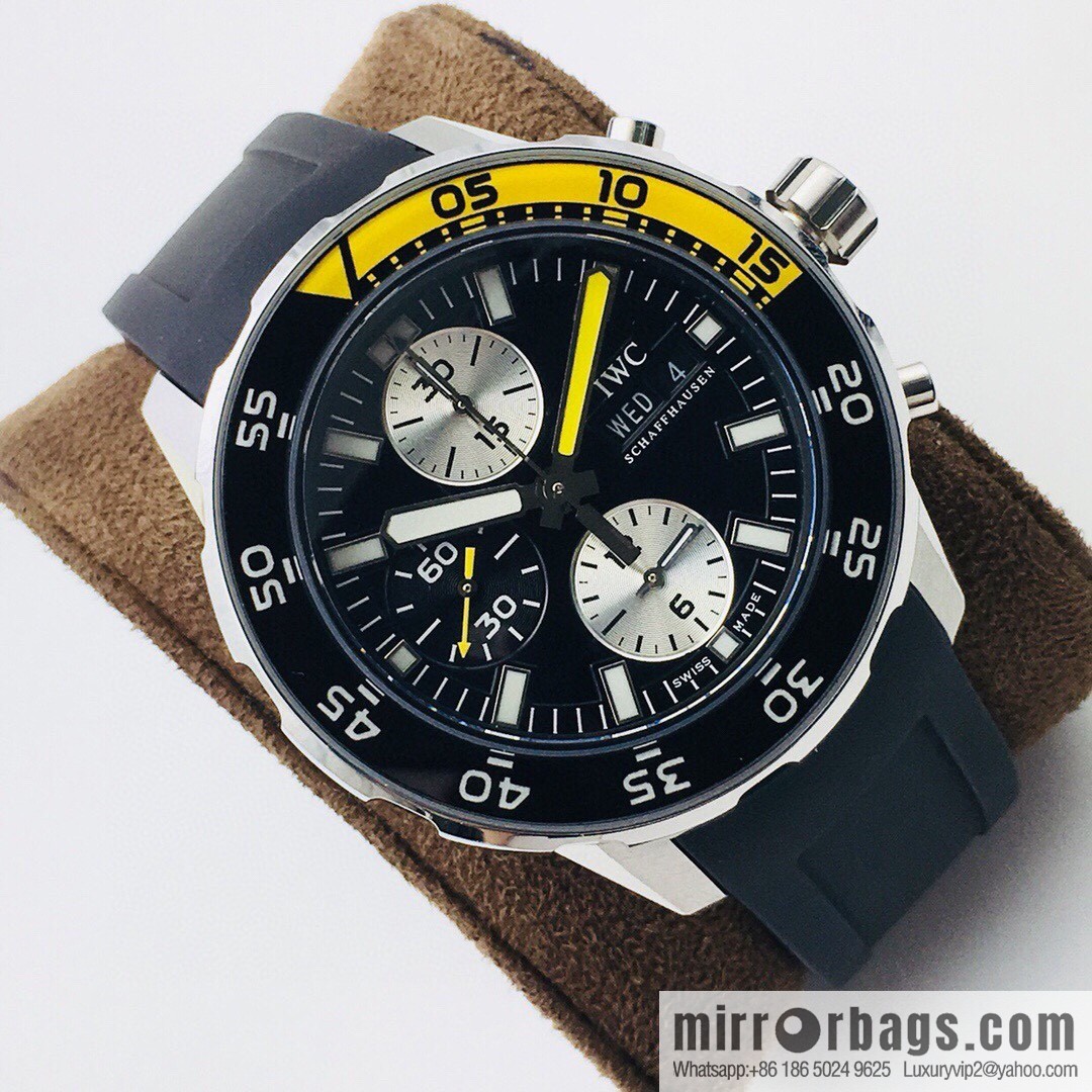 The IWC Ocean Chronograph series is a true diving and chronograph mechanical watch with the Asia-7750 movement