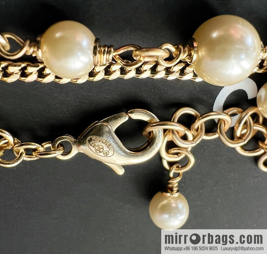 New ☑️ Chanel full diamond peach heart double c bracelet