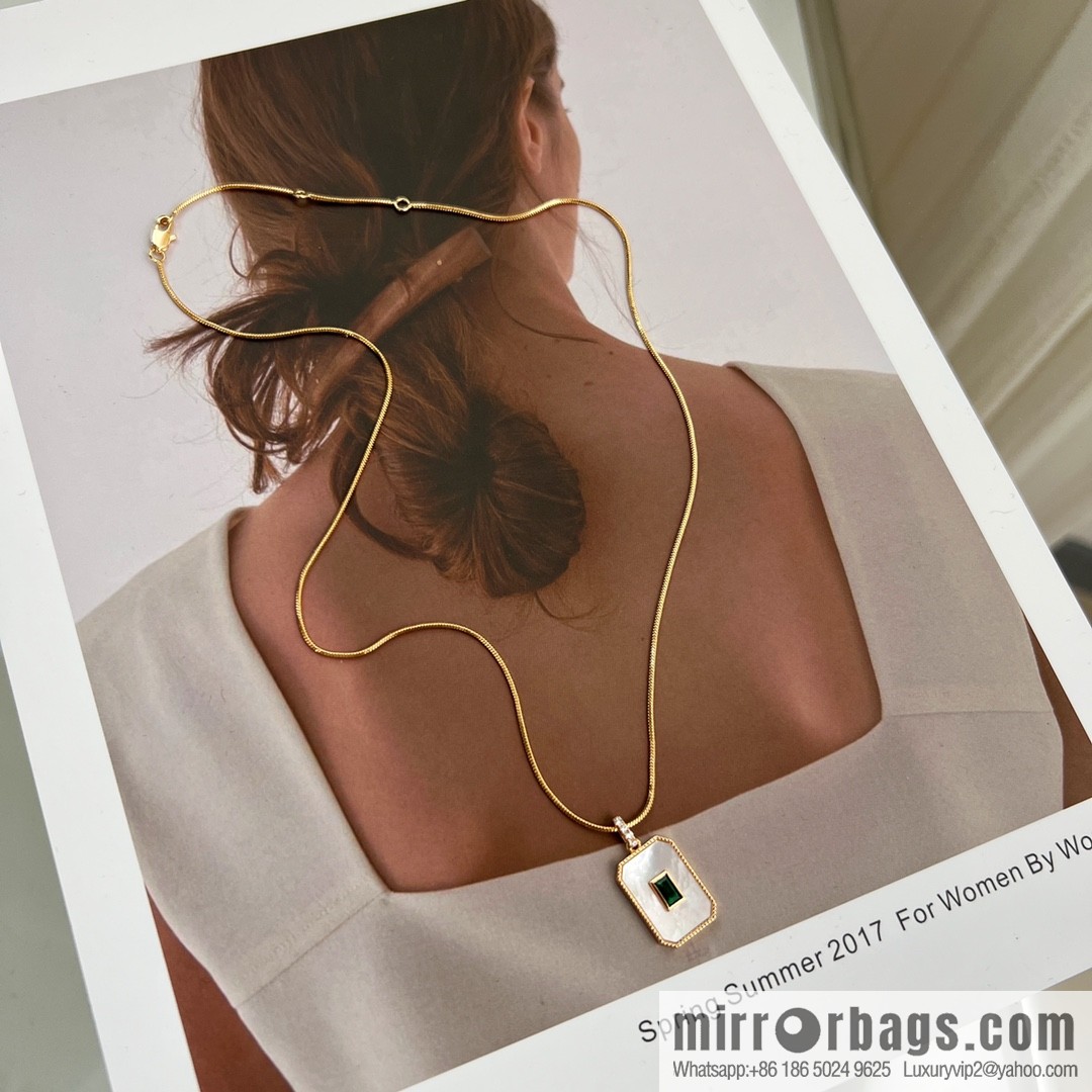 Chopard HAPPY DIAMONDS ICONS square necklace