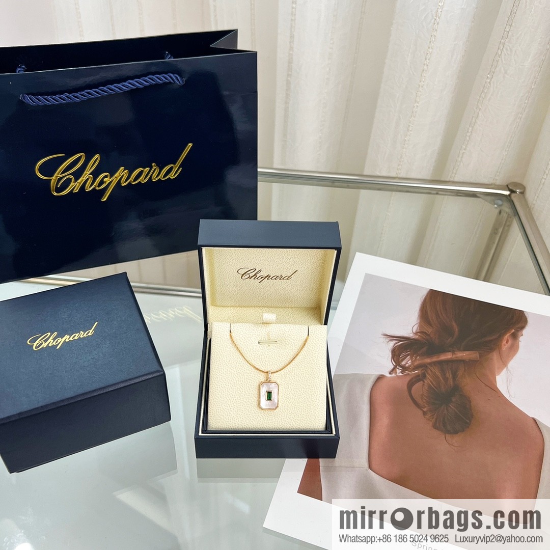 Chopard HAPPY DIAMONDS ICONS square necklace