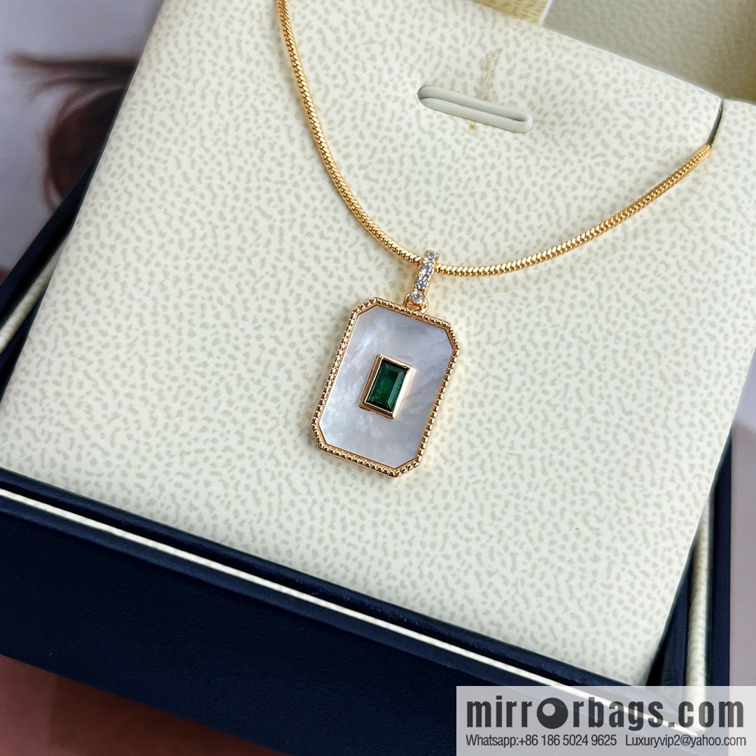 Chopard HAPPY DIAMONDS ICONS square necklace