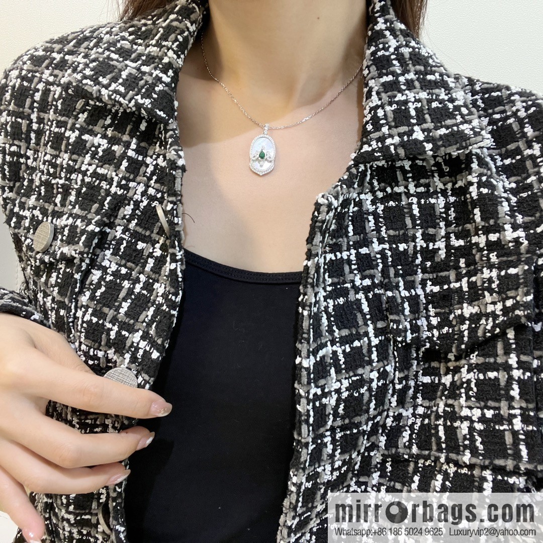 Chopard HAPPY DIAMONDS ICONS oval necklace