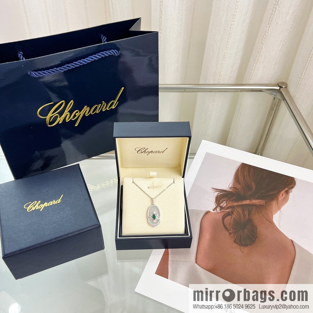 Chopard HAPPY DIAMONDS ICONS oval necklace