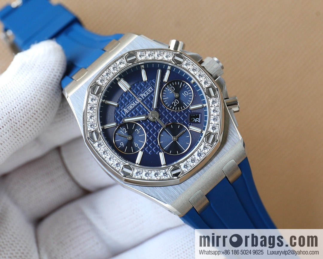 The new AP Audemars Piguet Royal Oak women's multi-function chronograph mechanical watch