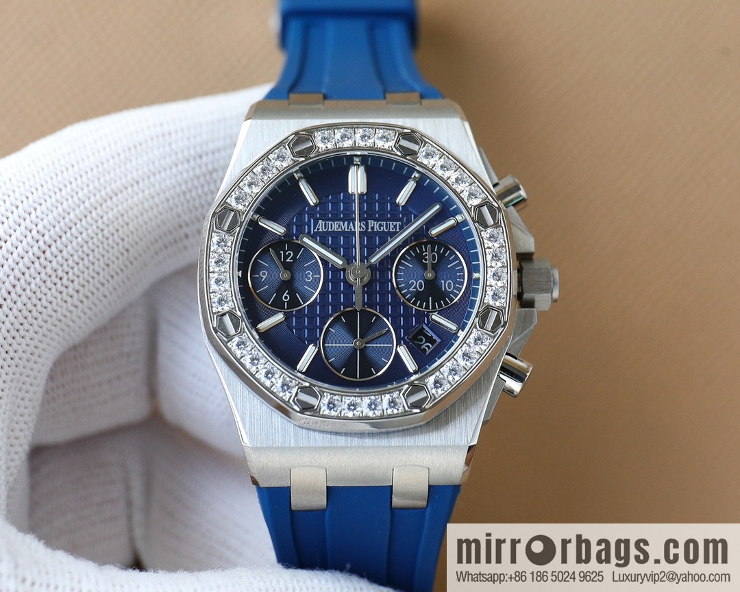 The new AP Audemars Piguet Royal Oak women's multi-function chronograph mechanical watch