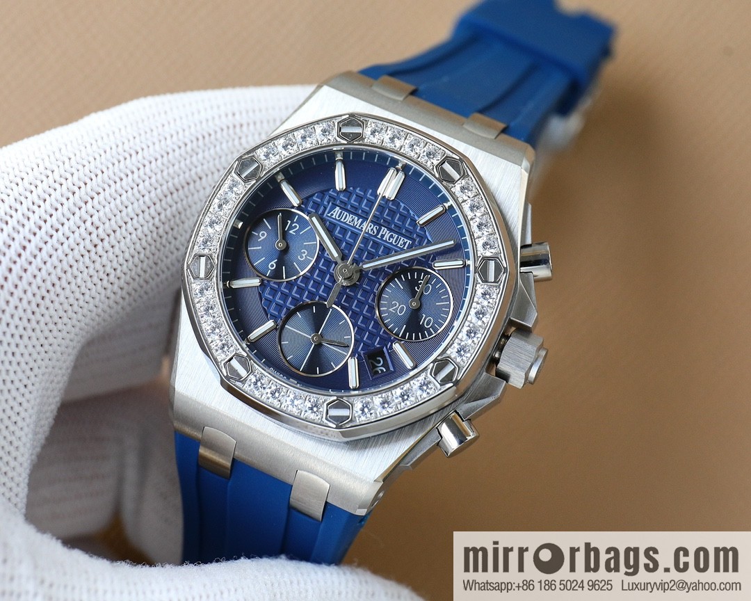 The new AP Audemars Piguet Royal Oak women's multi-function chronograph mechanical watch