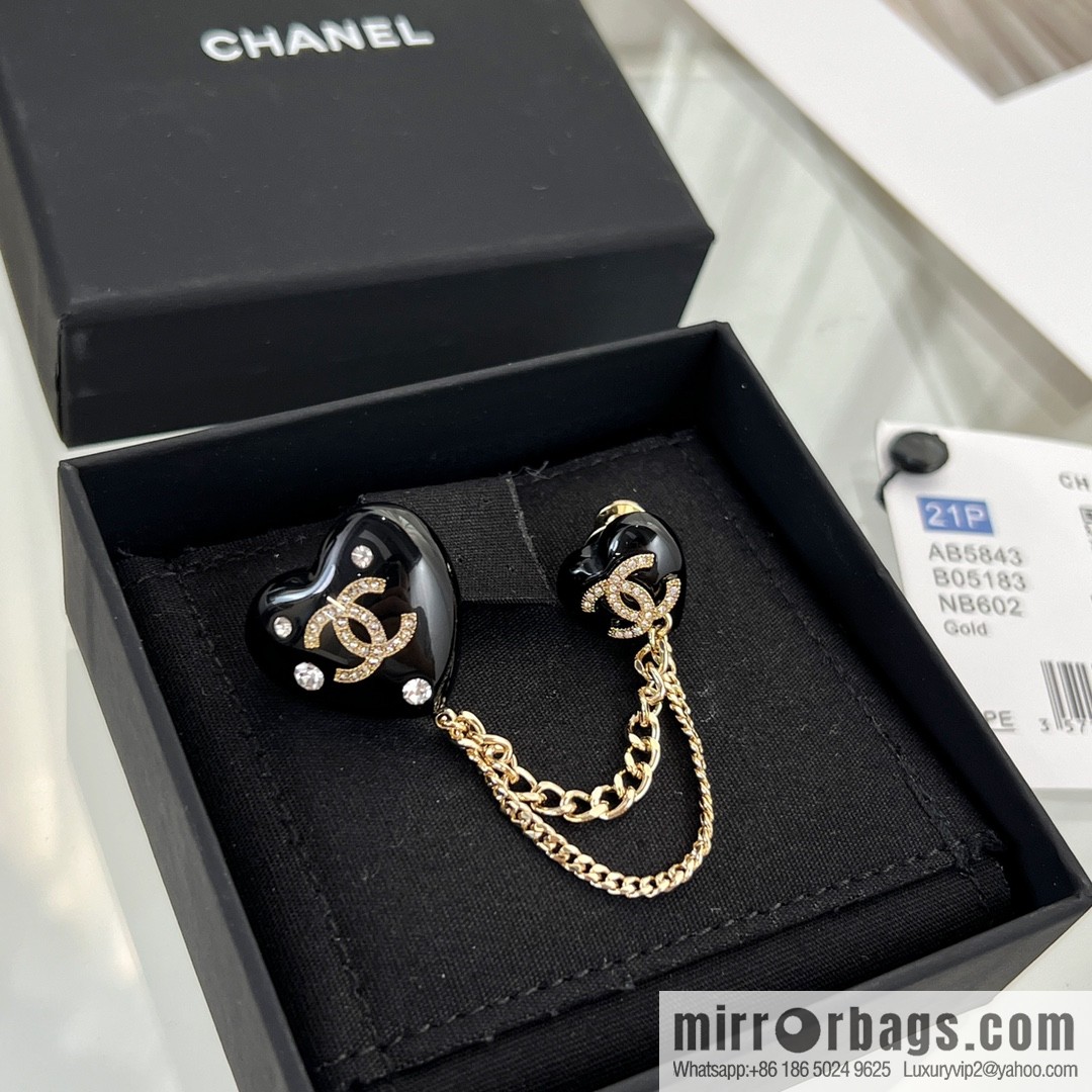 New ☑️ Chanel double c black peach heart love brooch