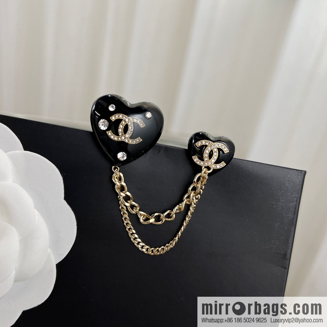New ☑️ Chanel double c black peach heart love brooch