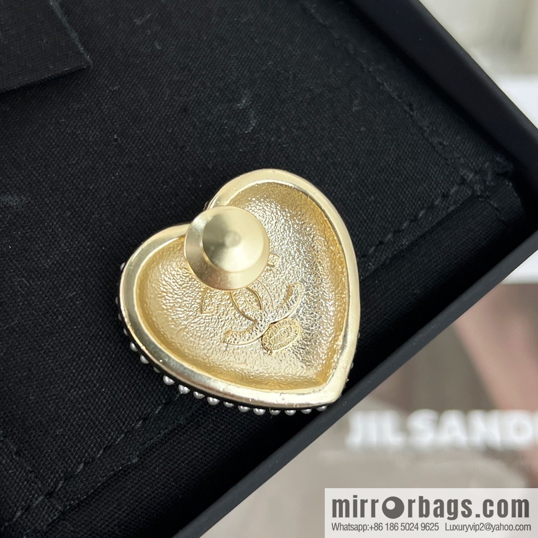 New ☑️ Chanel double c pearl peach heart love brooch
