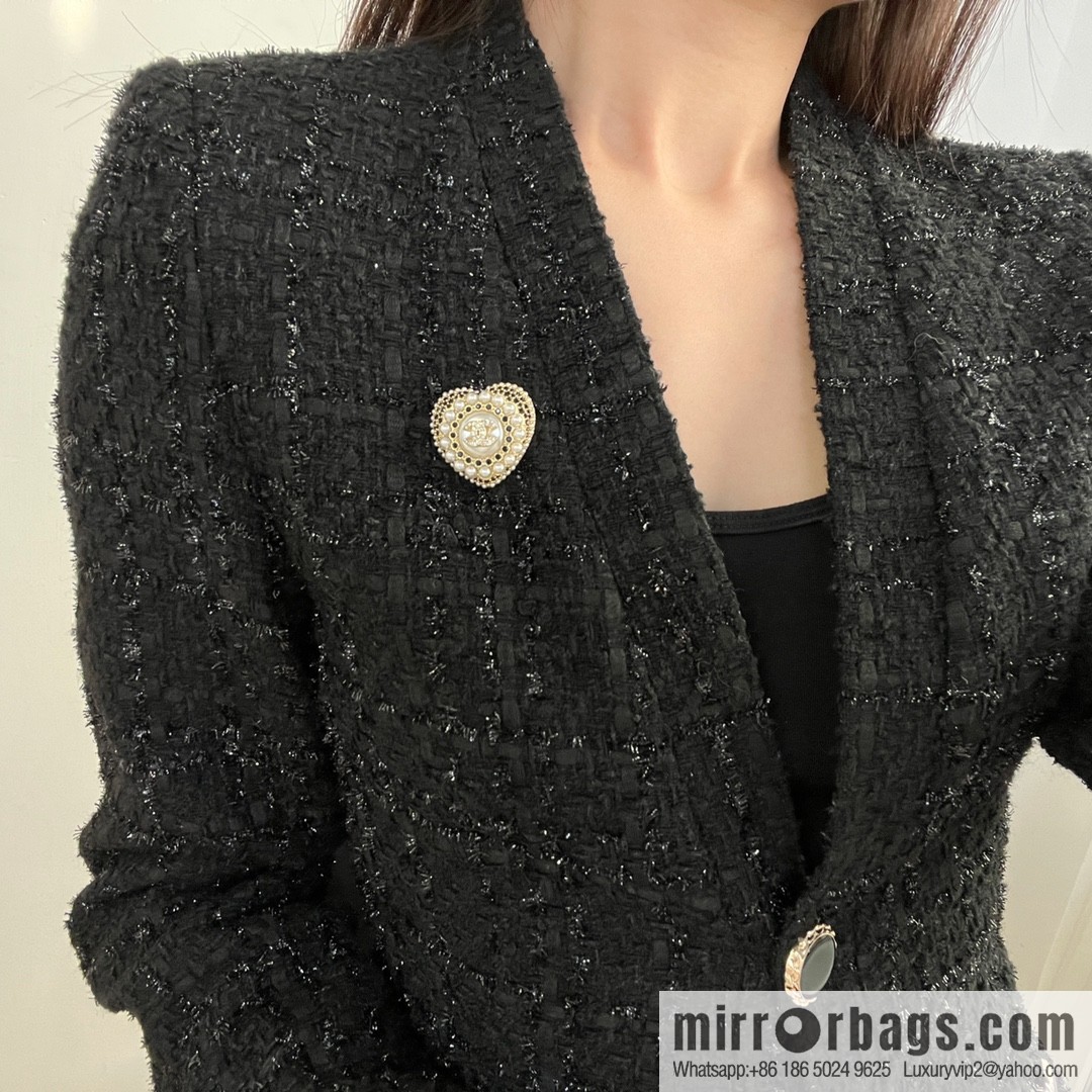 New ☑️ Chanel double c pearl peach heart love brooch