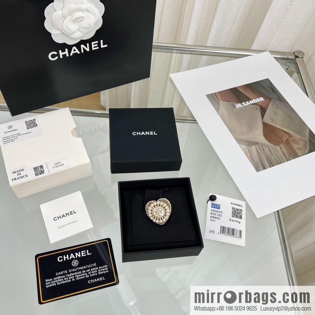 New ☑️ Chanel double c pearl peach heart love brooch