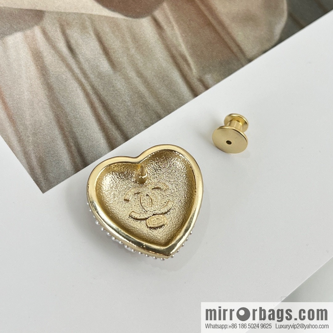 New ☑️ Chanel double c pearl peach heart love brooch