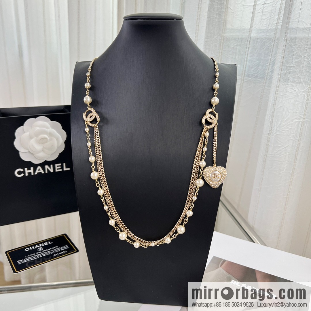 New ☑️ Chanel double c peach heart black and white diamond sweater chain necklace