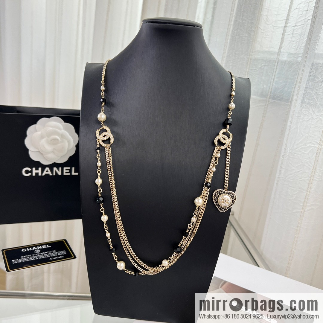 New ☑️ Chanel double c peach heart black and white diamond sweater chain necklace