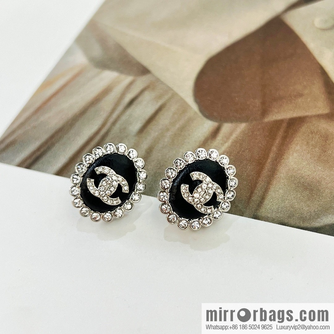New ☑️ Chanel double c oval stud earrings
