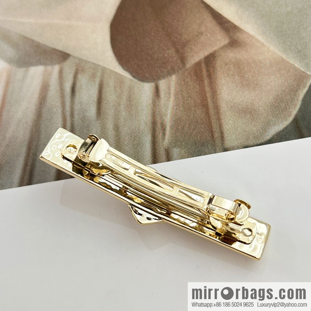 New ☑️ Chanel double c peach heart love hairpin hairpin