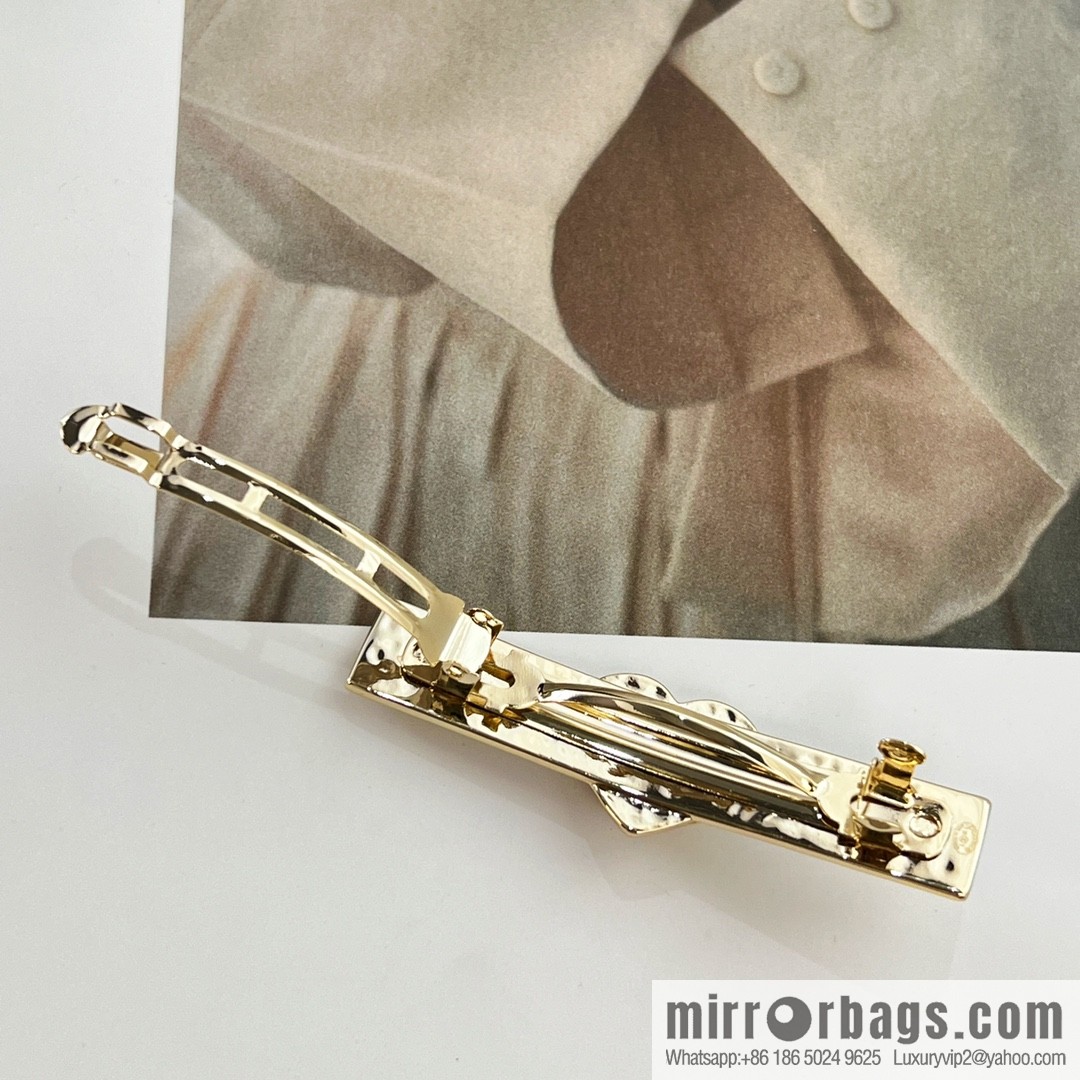 New ☑️ Chanel double c peach heart love hairpin hairpin