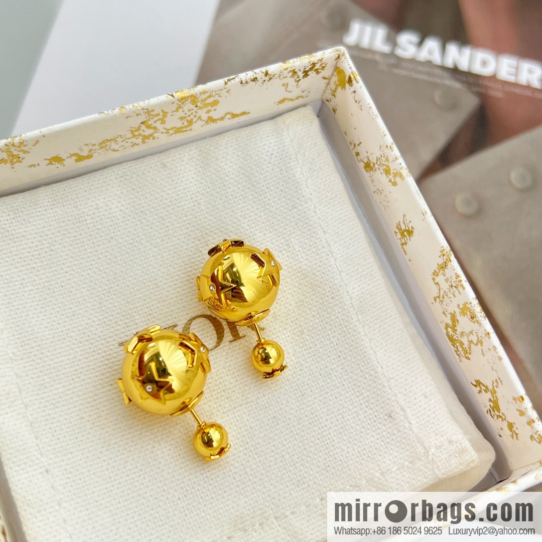 New ☑️ Dior gold stud earrings