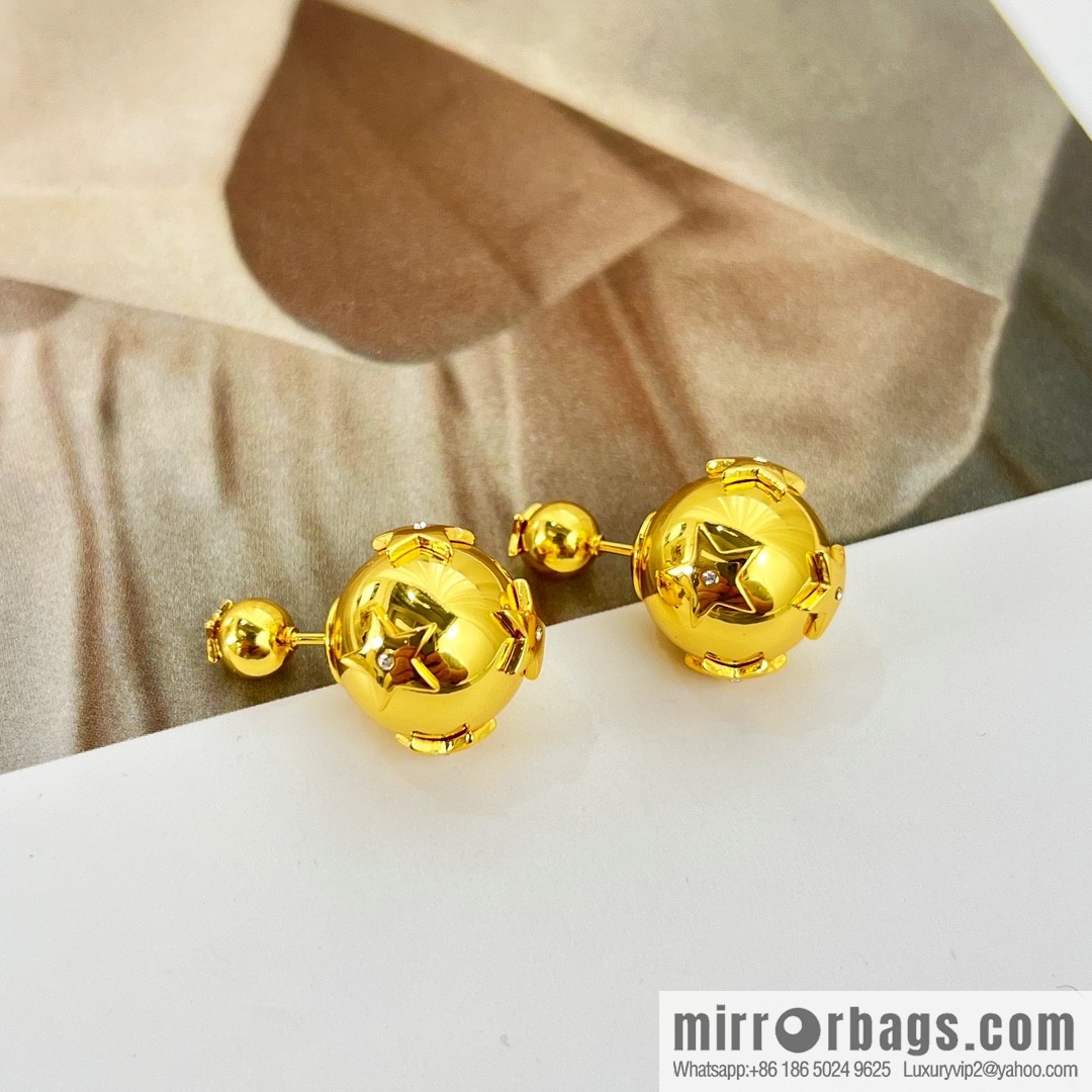 New ☑️ Dior gold stud earrings