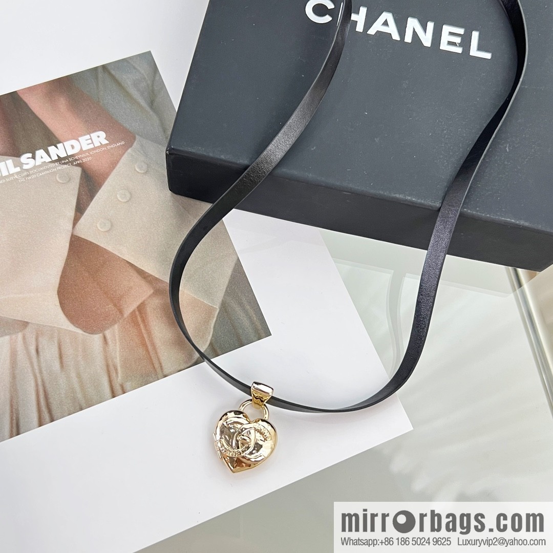 New ☑️ Chanel peach heart love necklace