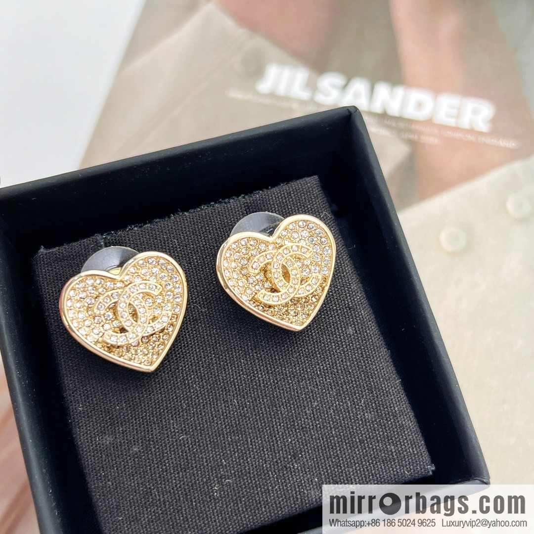 New ☑️ Chanel c1 double c peach heart love stud earrings