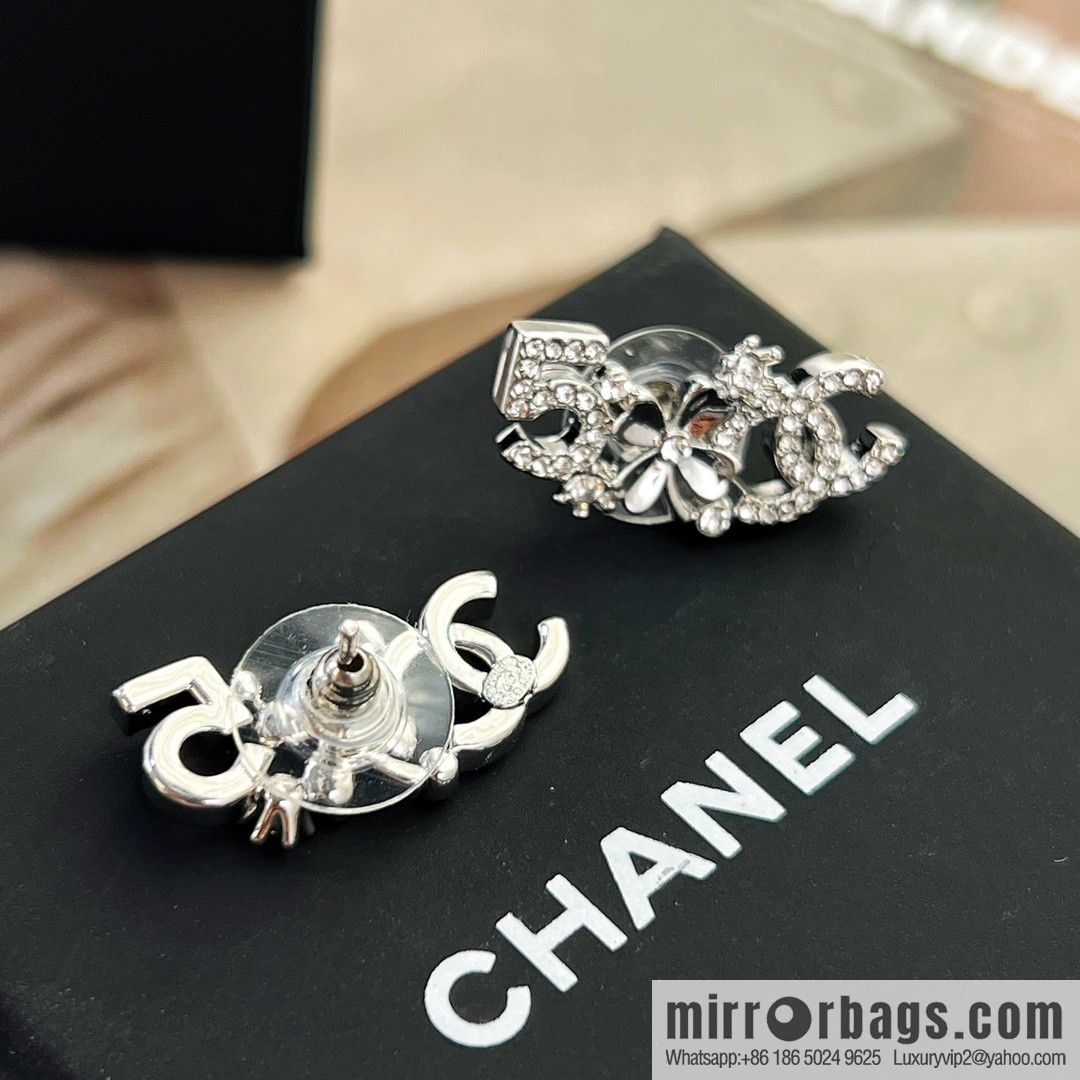 New ☑️ Chanel double c four-leaf clover 5-character stud earrings
