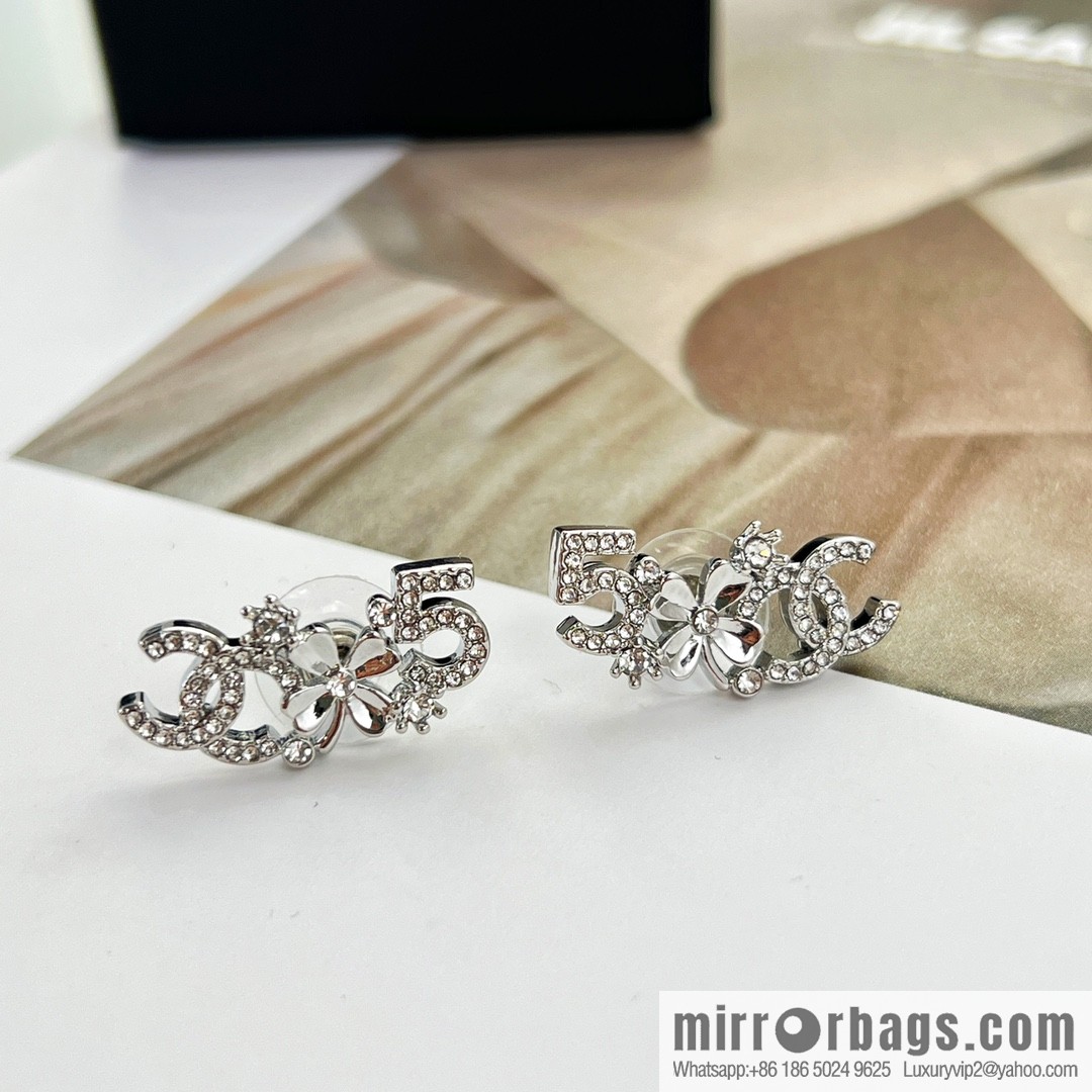 New ☑️ Chanel double c four-leaf clover 5-character stud earrings