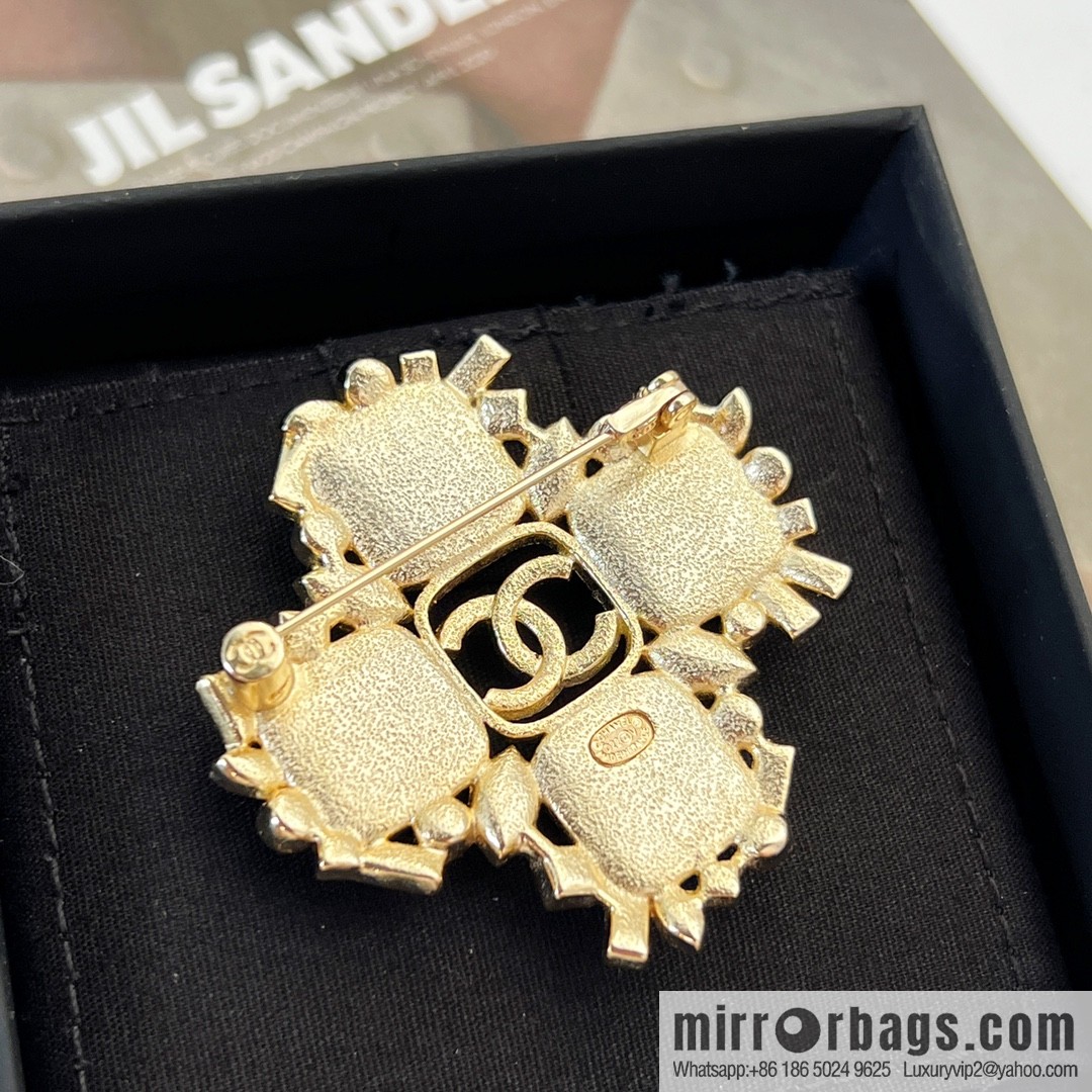 New ☑️ Chanel Chanel double c pink gemstone brooch