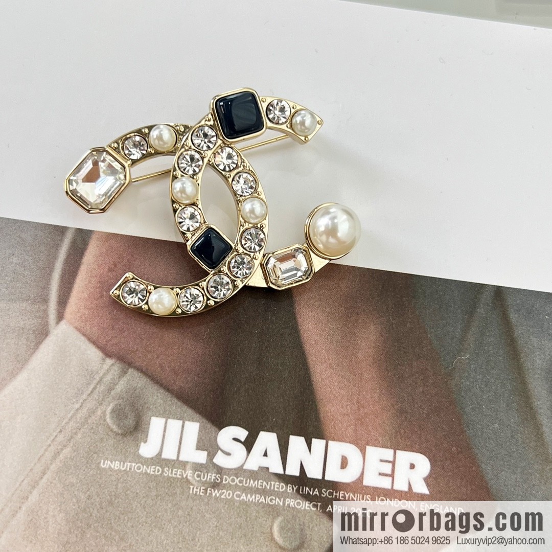 New ☑️ Chanel double c square diamond pearl brooch