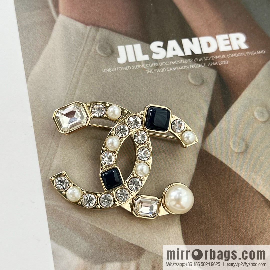 New ☑️ Chanel double c square diamond pearl brooch