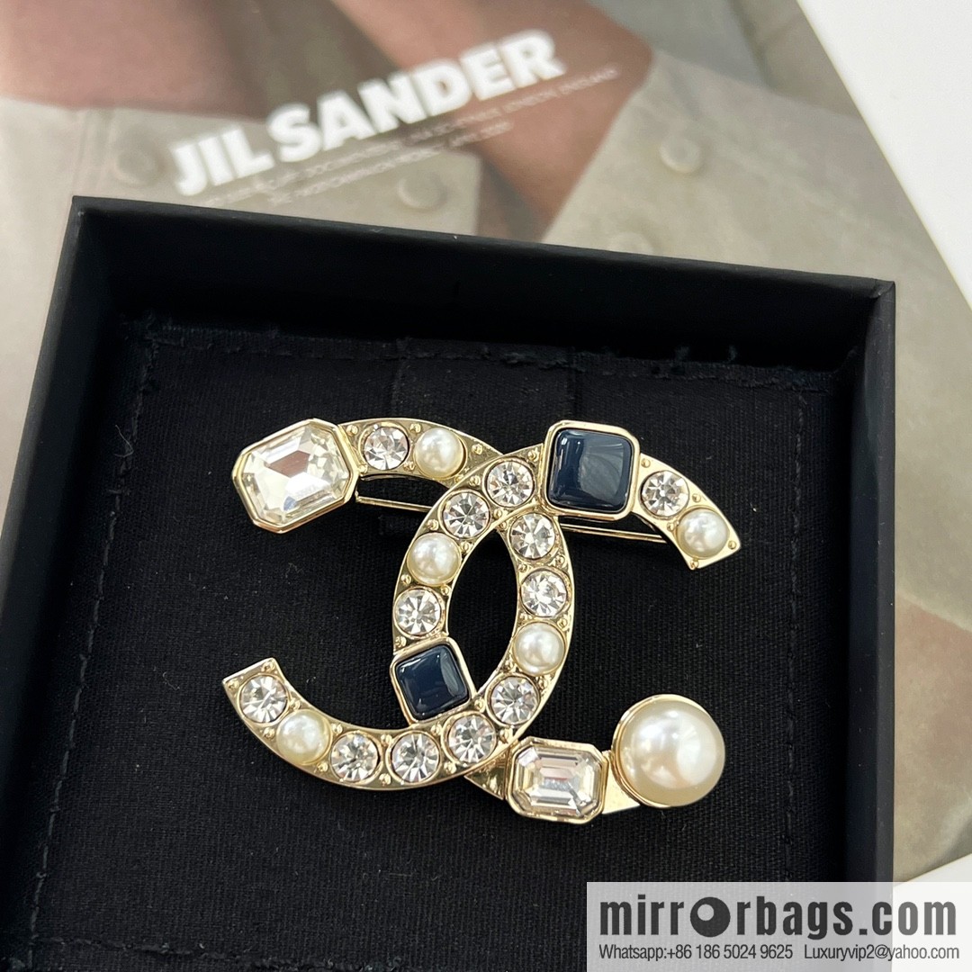 New ☑️ Chanel double c square diamond pearl brooch