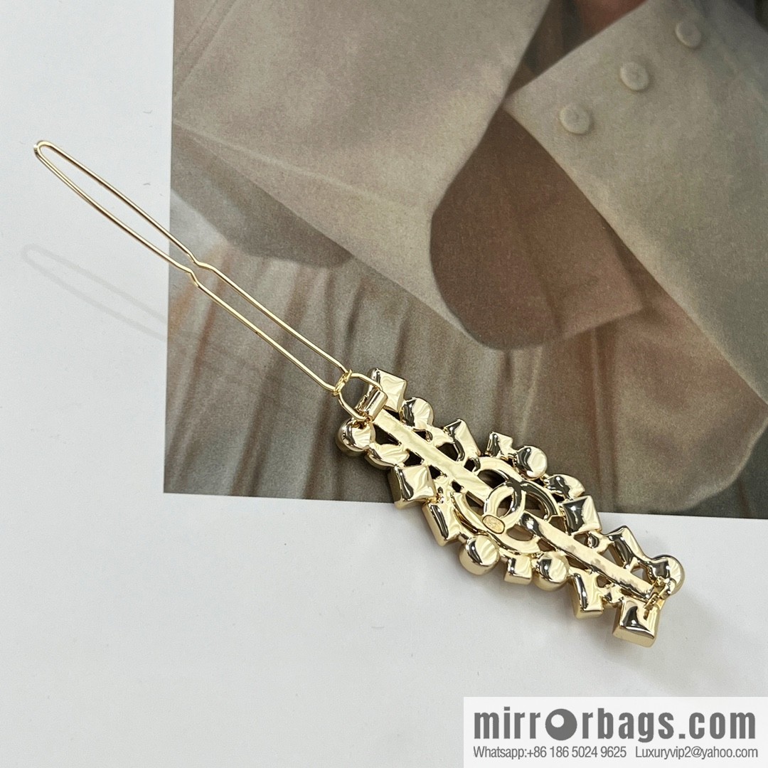 New ☑️ Chanel Double C Full Diamond Hairpin