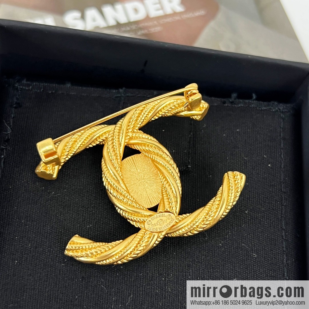 New ☑️ Chanel double c gold brooch